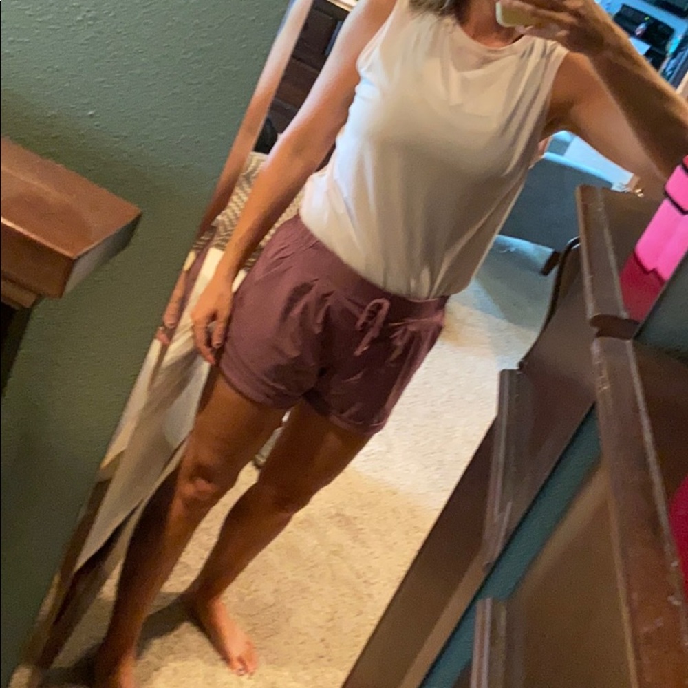 Lululemon tank. Never worn!